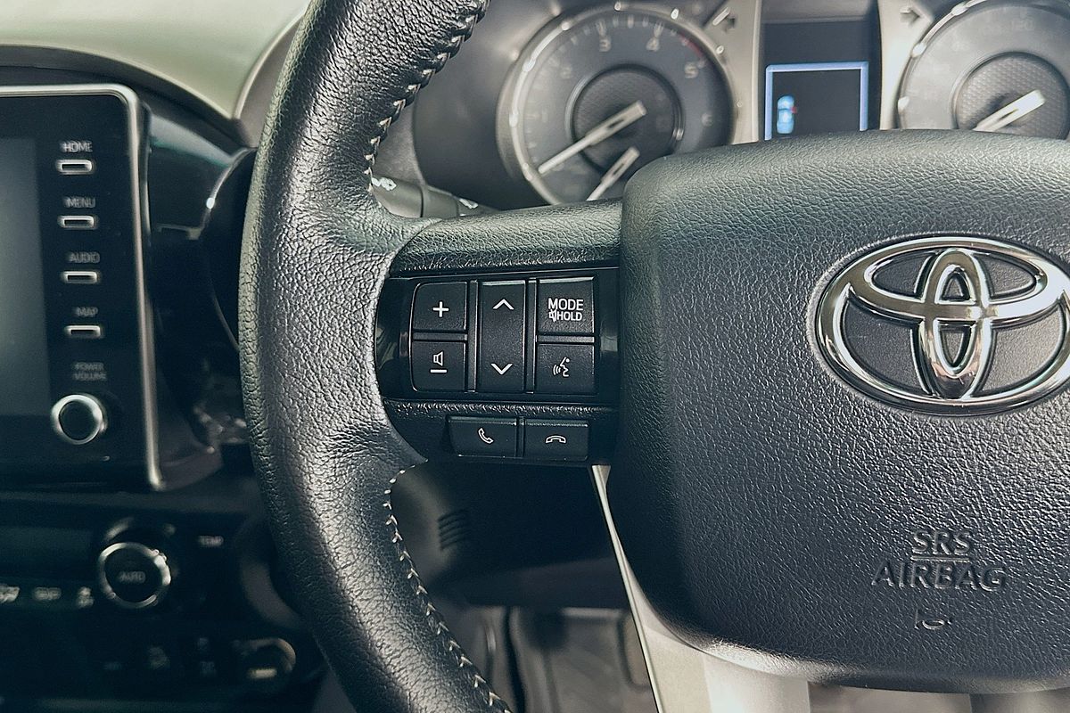 2021 Toyota HILUX SR5 (4x4) GUN126R 4X4