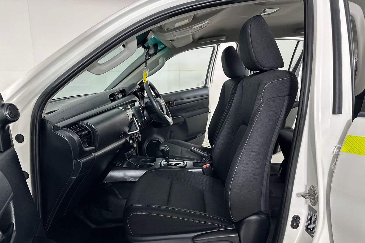 2021 Toyota HILUX SR (4x4) GUN126R 4X4