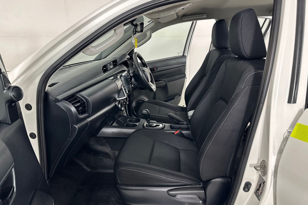 2021 Toyota HILUX SR (4x4) GUN126R 4X4