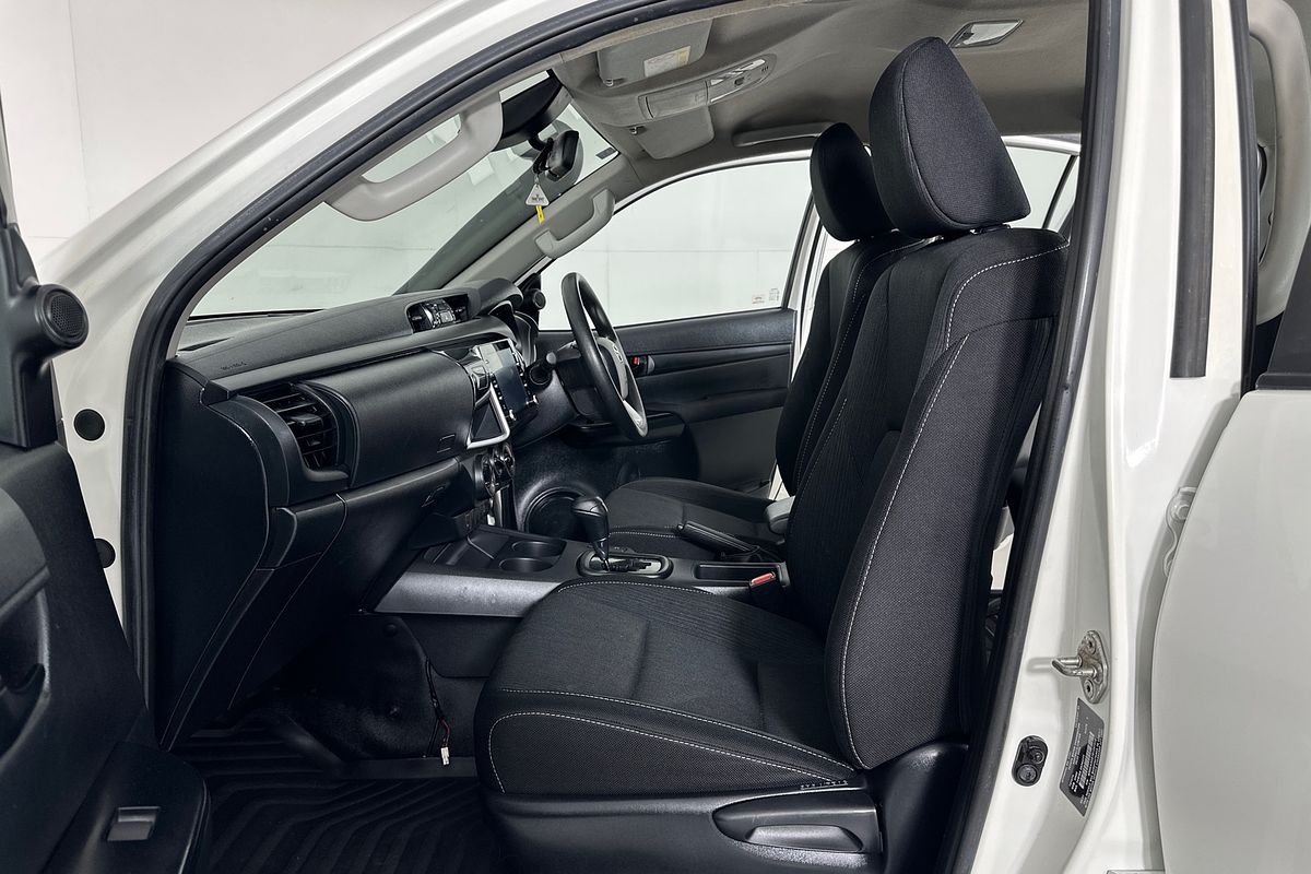 2021 Toyota HILUX SR (4x4) GUN126R 4X4