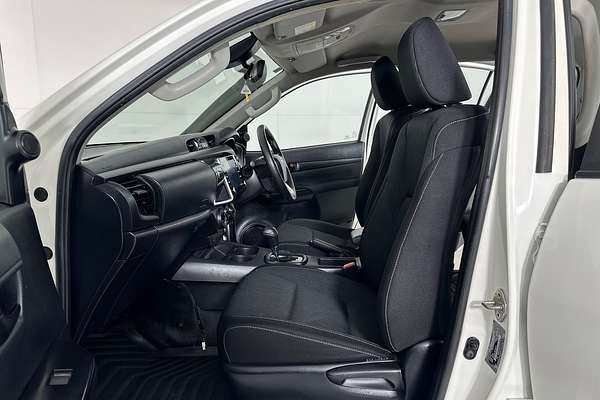 2021 Toyota HILUX SR (4x4) GUN126R 4X4