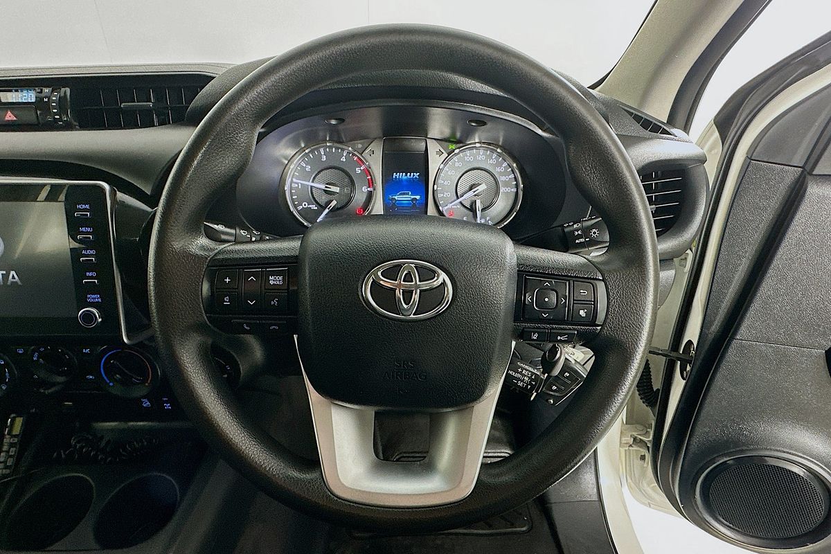 2020 Toyota HILUX SR (4x4) GUN126R FACELIFT 4X4
