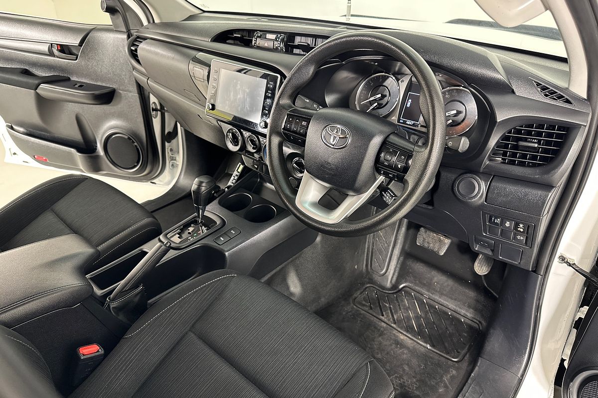 2022 Toyota HILUX SR (4x4) GUN126R 4X4