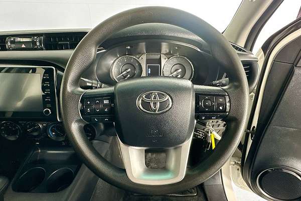 2021 Toyota HILUX SR (4x4) GUN126R FACELIFT 4X4
