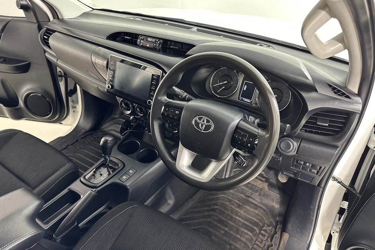2021 Toyota HILUX SR (4x4) GUN126R 4X4