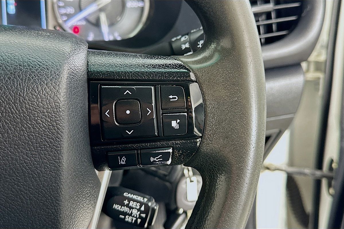 2020 Toyota HILUX SR (4x4) GUN126R FACELIFT 4X4