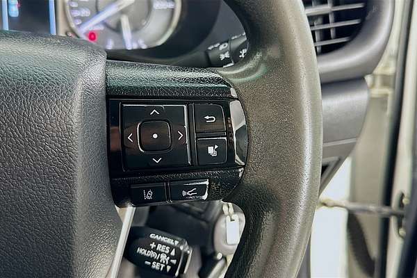 2020 Toyota HILUX SR (4x4) GUN126R FACELIFT 4X4