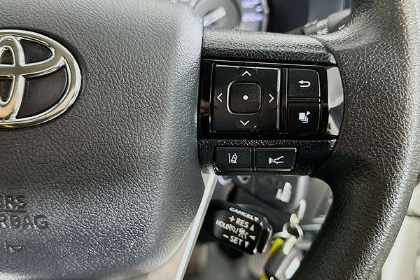 2020 Toyota Hilux SR (4x4) GUN126R FACELIFT 4X4