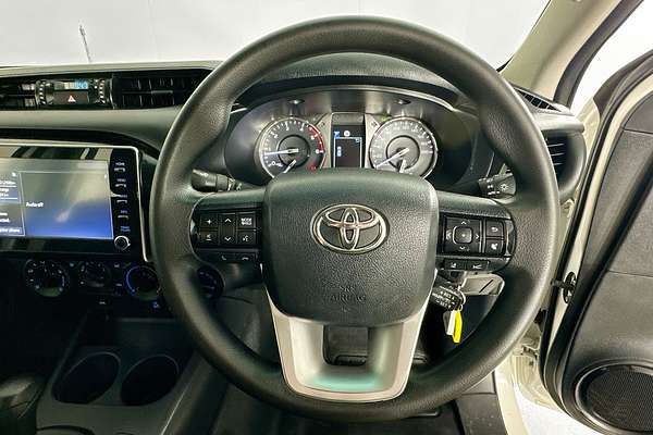 2021 Toyota HILUX SR (4x4) GUN126R 4X4