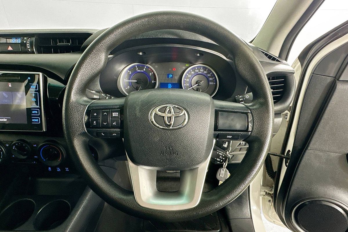 2017 Toyota HILUX SR (4x4) GUN126R 4X4