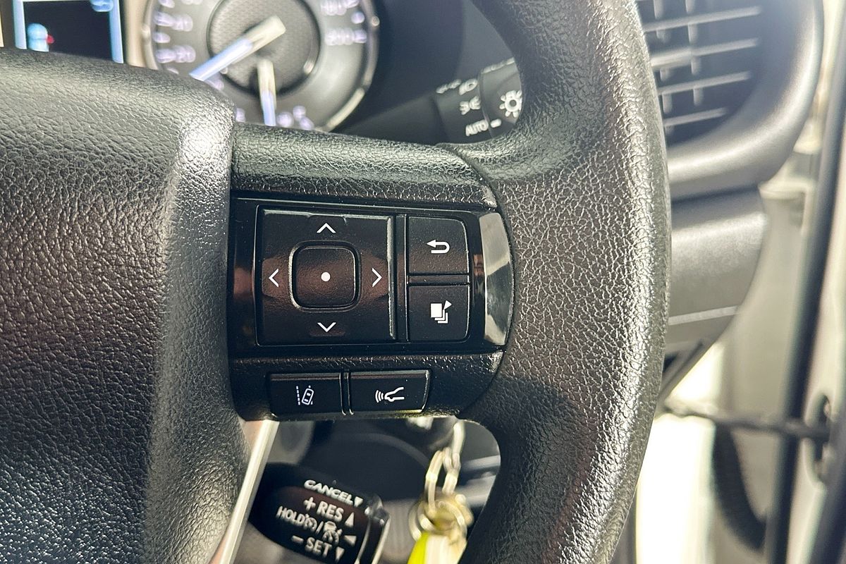 2020 Toyota Hilux SR (4x4) GUN126R FACELIFT 4X4