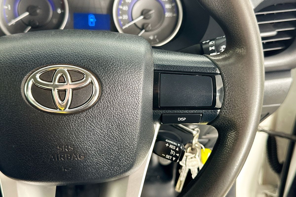 2017 Toyota HILUX SR (4x4) GUN126R 4X4