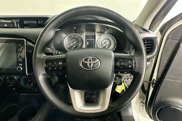 2021 Toyota HILUX SR (4x4) GUN126R 4X4