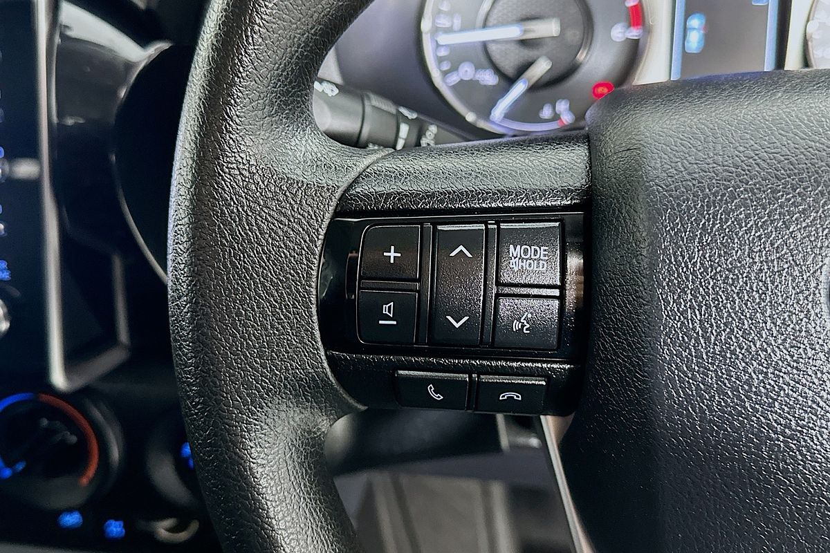 2021 Toyota HILUX SR (4x4) GUN126R FACELIFT 4X4