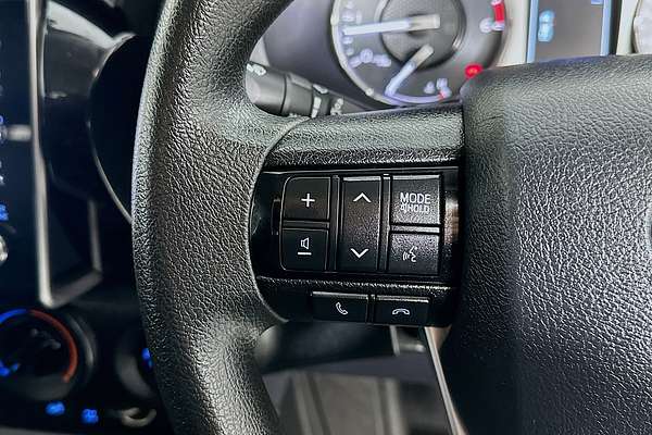 2021 Toyota HILUX SR (4x4) GUN126R FACELIFT 4X4