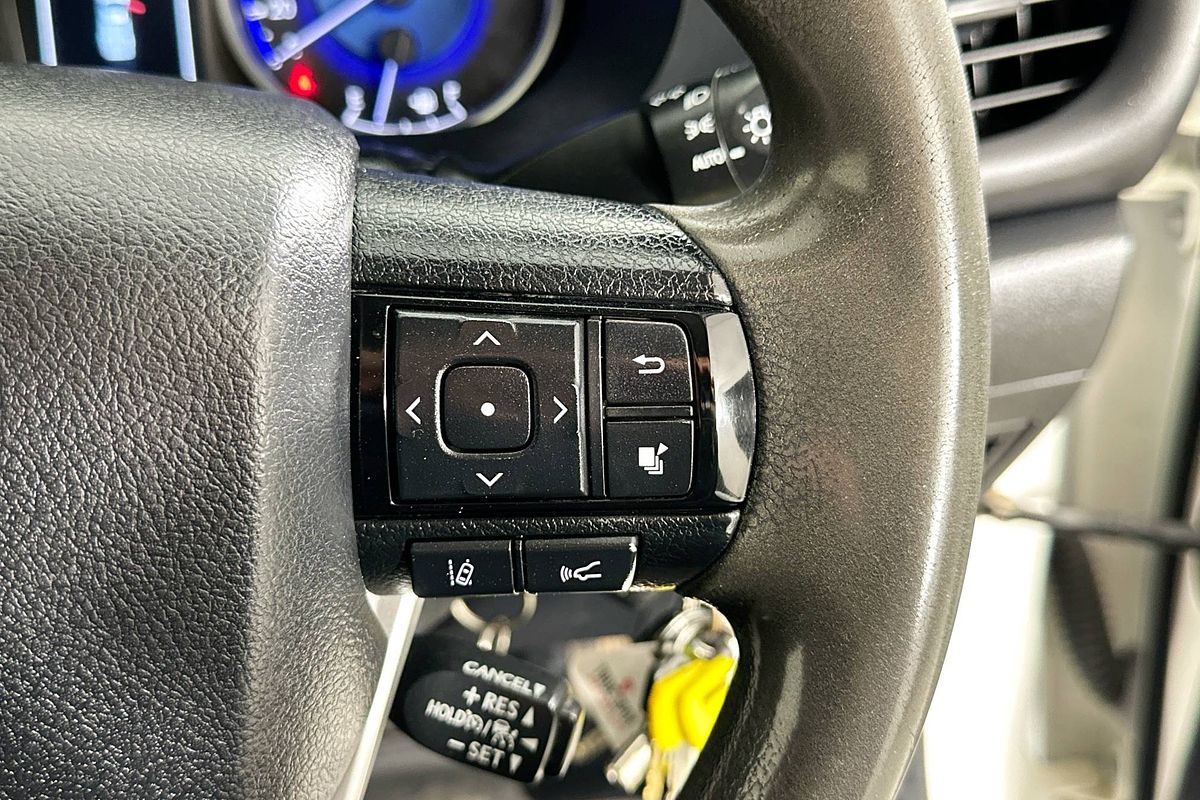 2020 Toyota HILUX SR (4x4) GUN126R FACELIFT 4X4