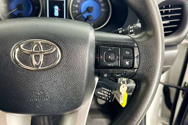 2020 Toyota Hilux SR (4x4) GUN126R FACELIFT 4X4