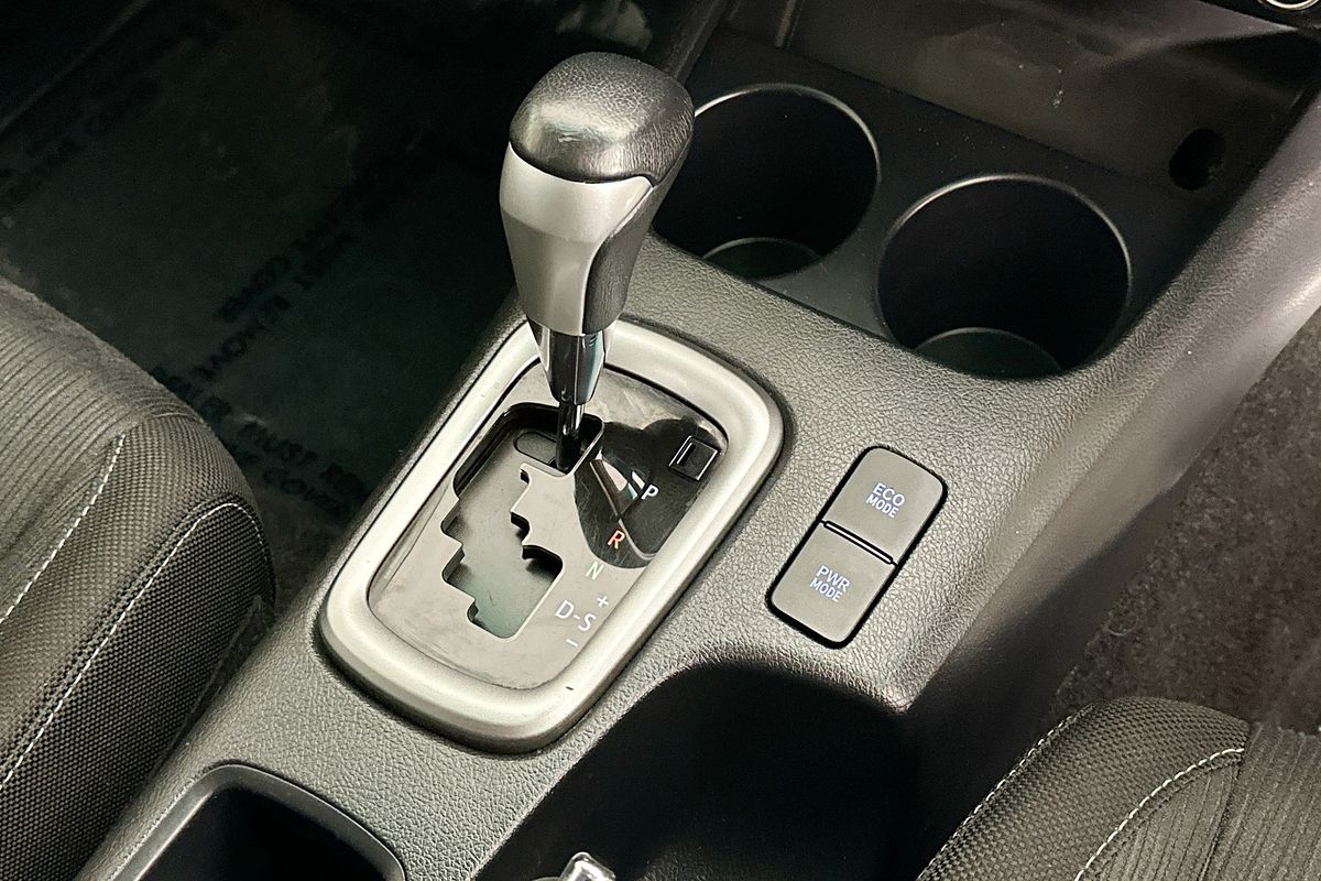 2021 Toyota HILUX SR5 (4x4) GUN126R FACELIFT 4X4