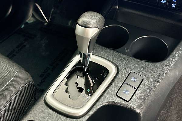 2021 Toyota HILUX SR5 (4x4) GUN126R FACELIFT 4X4