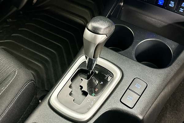 2021 Toyota HILUX SR5 (4x4) GUN126R FACELIFT 4X4