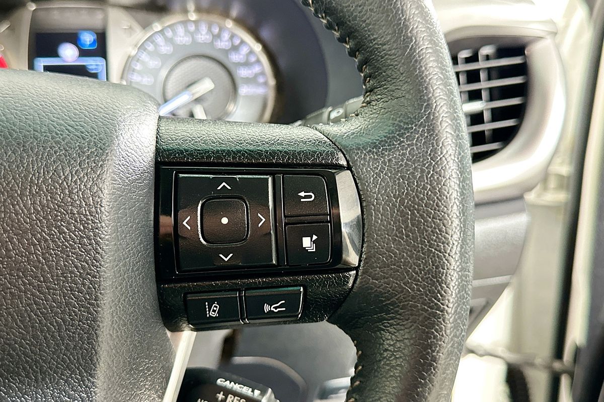 2021 Toyota HILUX SR5 (4x4) GUN126R FACELIFT 4X4