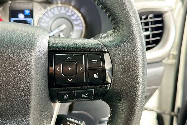 2021 Toyota HILUX SR5 (4x4) GUN126R FACELIFT 4X4