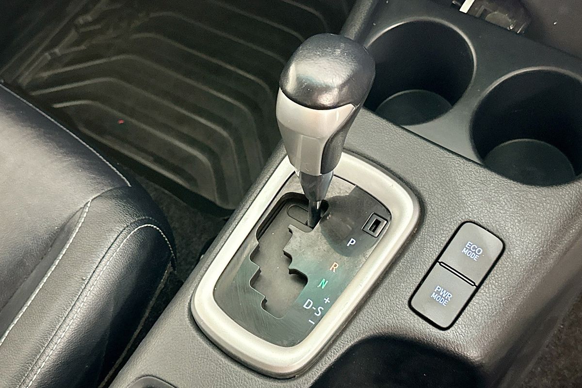 2017 Toyota HILUX SR5 (4x4) GUN126R 4X4