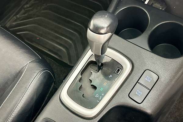 2017 Toyota HILUX SR5 (4x4) GUN126R 4X4