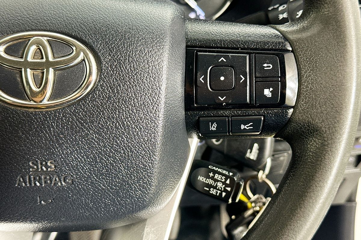 2020 Toyota HILUX SR (4x4) GUN126R FACELIFT 4X4