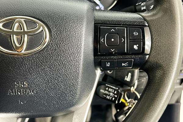 2020 Toyota HILUX SR (4x4) GUN126R FACELIFT 4X4