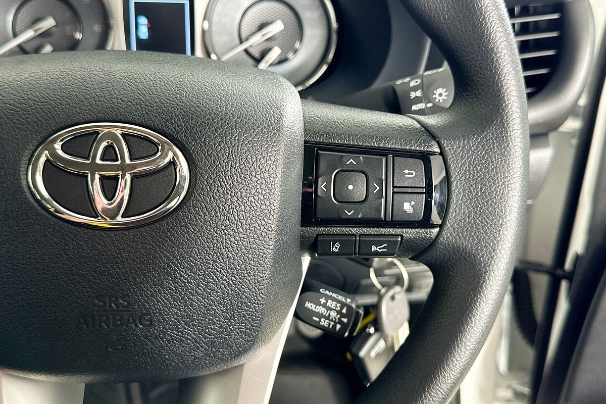 2025 Toyota HILUX SR (4x4) GUN126R RC 4X4