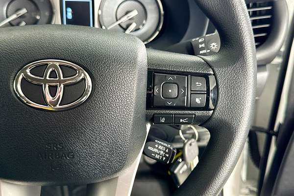 2025 Toyota HILUX SR (4x4) GUN126R RC 4X4