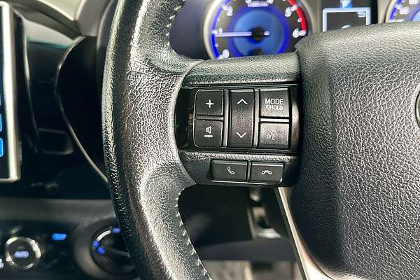 2015 Toyota HILUX SR5 (4x4) GUN126R 4X4
