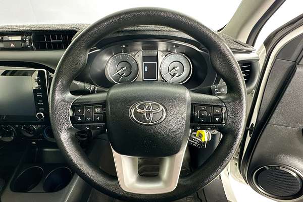2021 Toyota HILUX SR (4x4) GUN126R 4X4