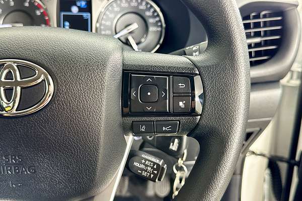 2025 Toyota HILUX SR (4x4) STEEL WHEELS GUN126R RC 4X4