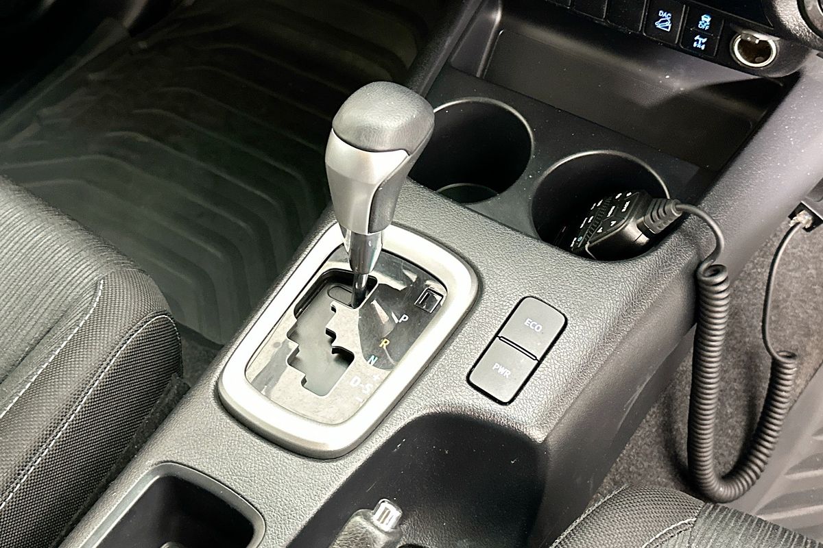 2022 Toyota HILUX SR5 (4x4) GUN126R 4X4