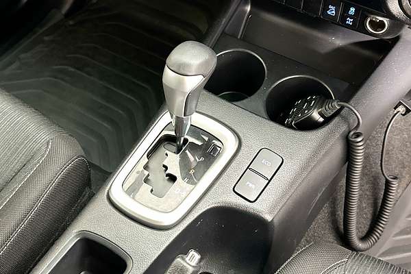 2022 Toyota HILUX SR5 (4x4) GUN126R 4X4