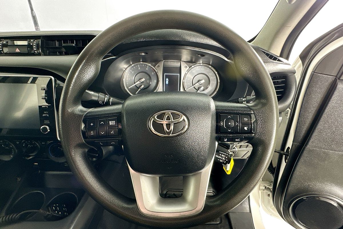 2022 Toyota HILUX SR (4x4) STEEL WHEELS GUN126R 4X4