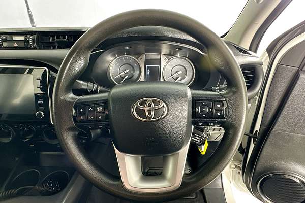 2022 Toyota HILUX SR (4x4) STEEL WHEELS GUN126R 4X4