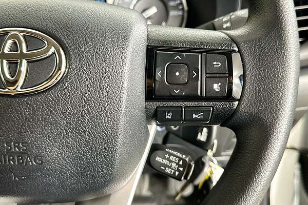 2025 Toyota HILUX SR (4x4) STEEL WHEELS GUN126R RC 4X4