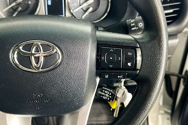 2020 Toyota HILUX SR (4x4) GUN126R FACELIFT 4X4