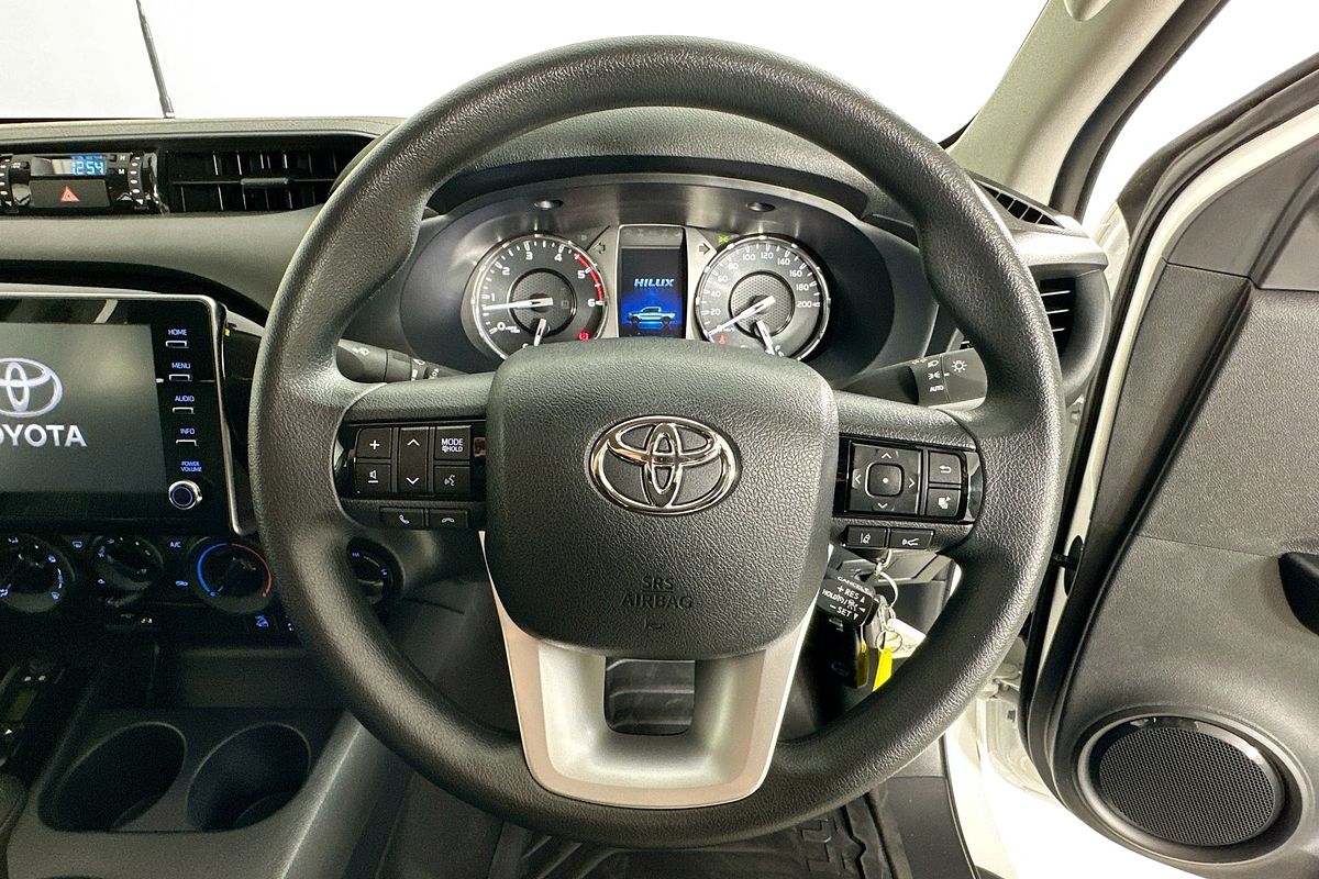 2025 Toyota HILUX SR (4x4) STEEL WHEELS GUN126R RC 4X4