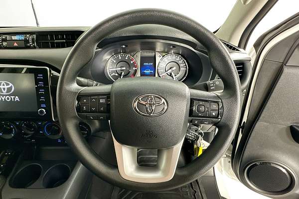 2025 Toyota HILUX SR (4x4) STEEL WHEELS GUN126R RC 4X4