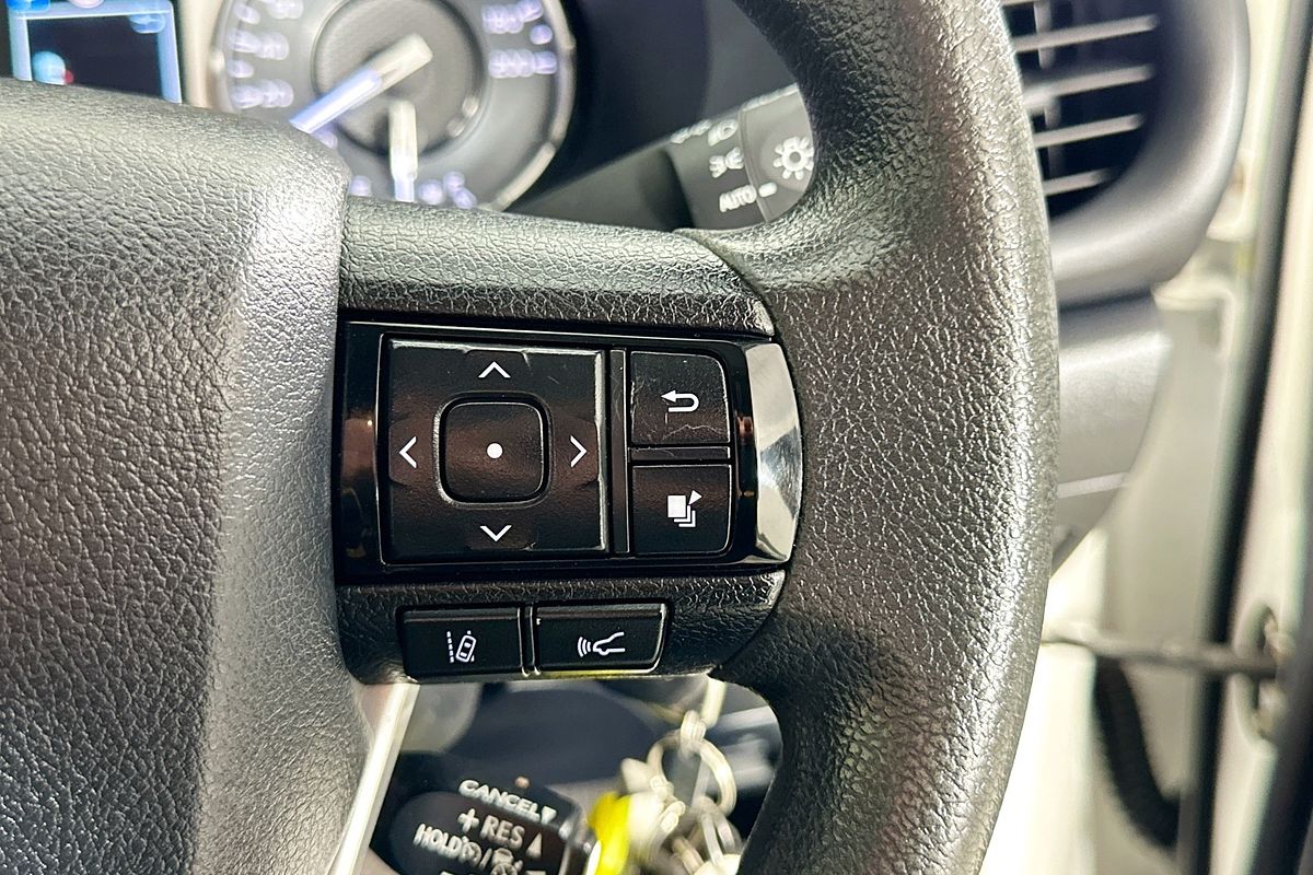 2020 Toyota HILUX SR (4x4) GUN126R FACELIFT 4X4