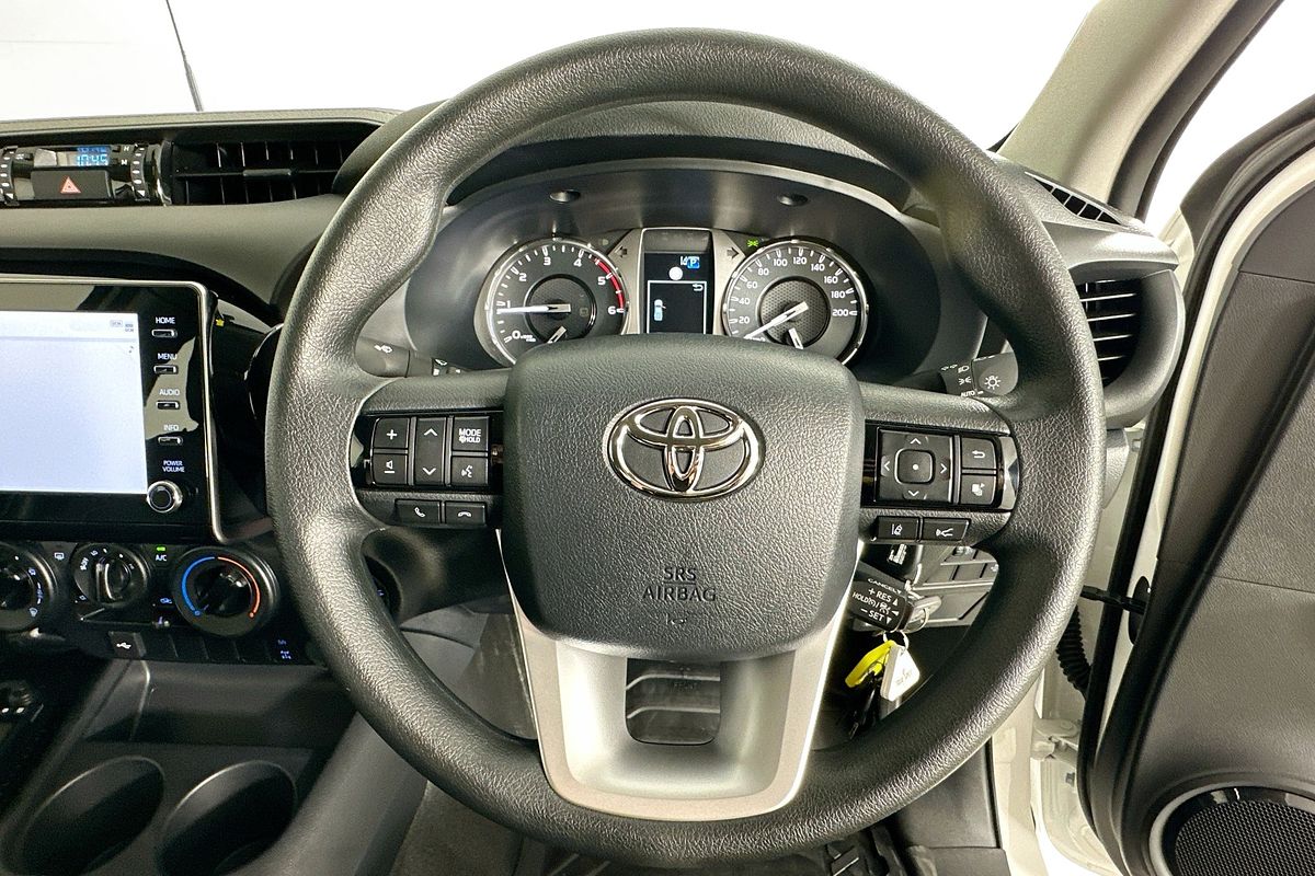 2025 Toyota HILUX SR (4x4) GUN126R RC 4X4