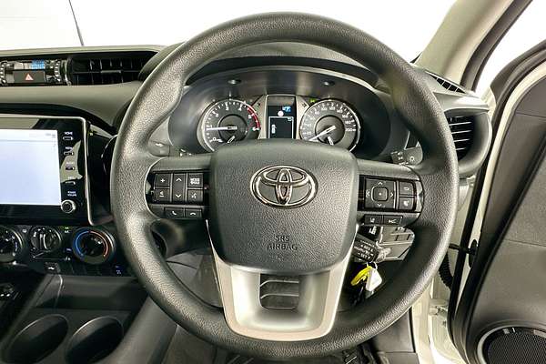 2025 Toyota HILUX SR (4x4) GUN126R RC 4X4