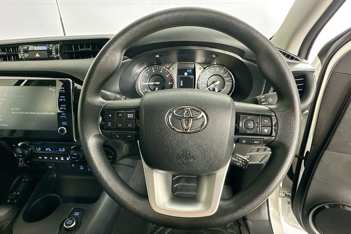 2025 Toyota HILUX SR 48V (4x4) GUN126R RC 4X4