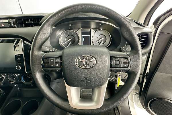 2025 Toyota HILUX SR (4x4) STEEL WHEELS GUN126R RC 4X4
