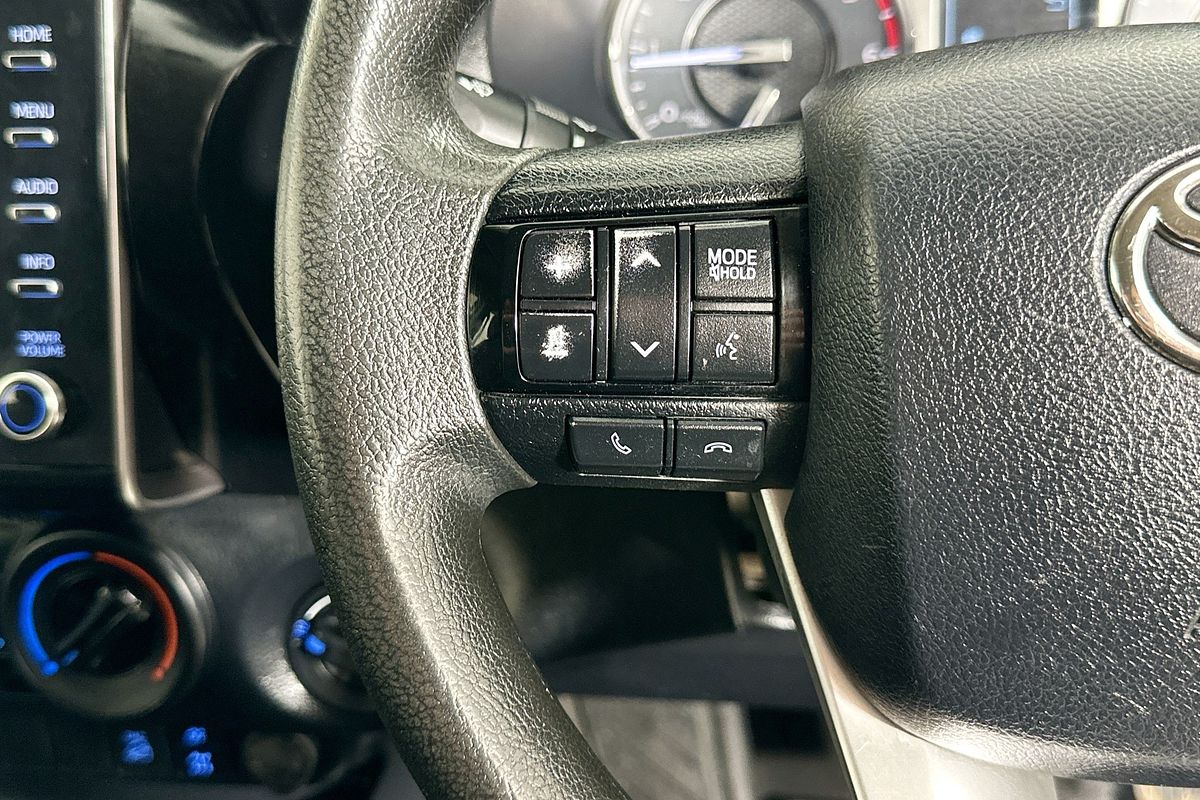 2021 Toyota HILUX SR (4x4) GUN126R FACELIFT 4X4