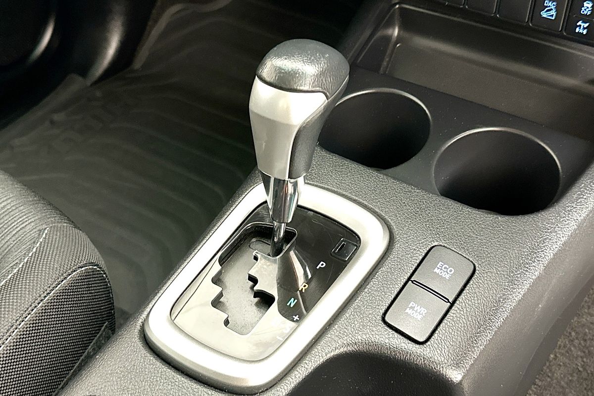 2021 Toyota HILUX SR5 (4x4) GUN126R FACELIFT 4X4